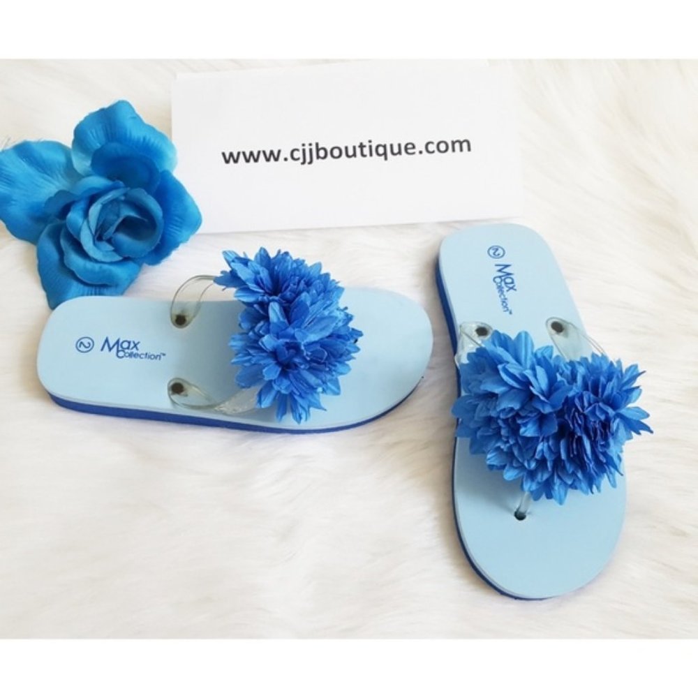 BLUE FLIP FLOPS FOR BIG GIRL